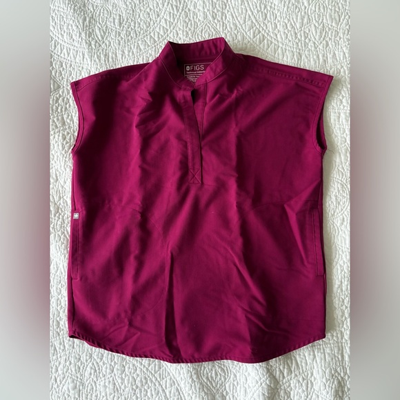 Women’s Figs Magenta scrub set - Picture 4 of 6